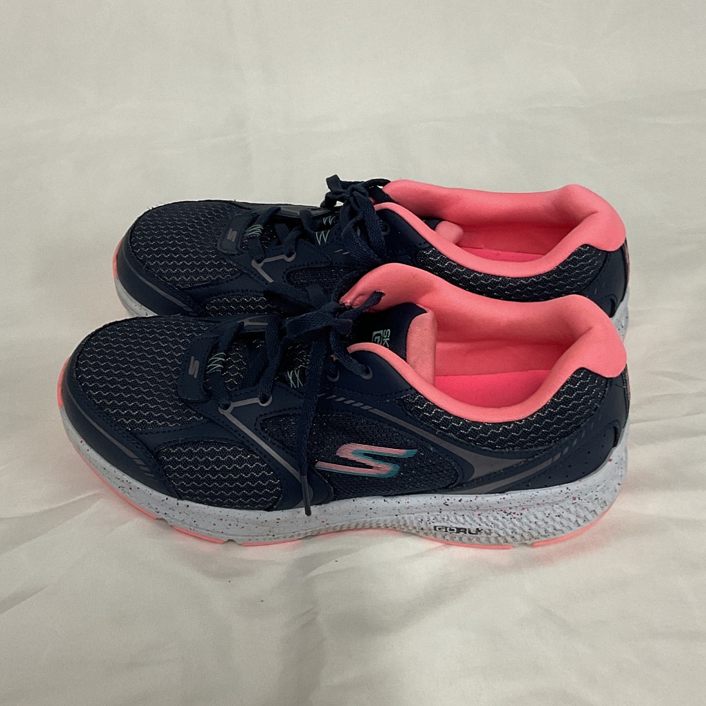 Euc Woman’s Sketchers Go Run Sneakers